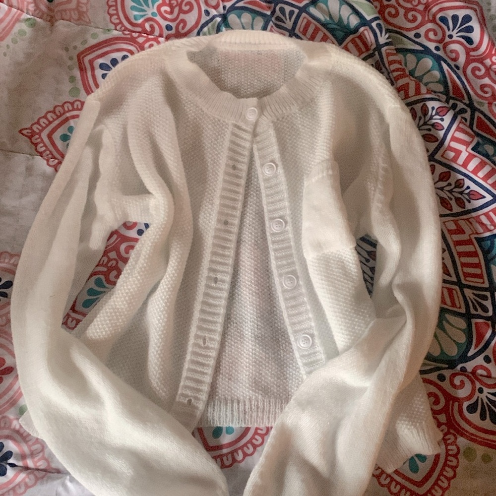 cute fitting cardigan from hollister / tag fell off